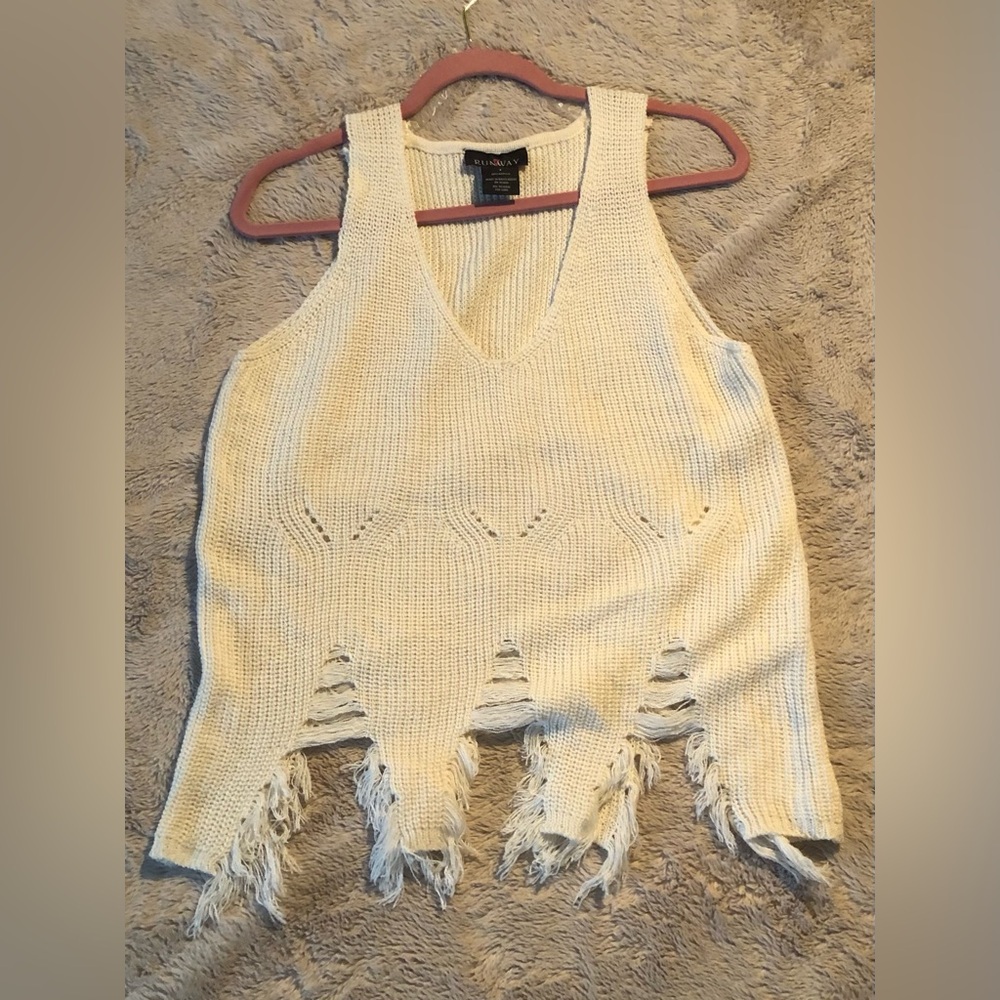RUNWAY 7 Women Small Ivory Knit Sleeveless V-Neck Sweater Top
